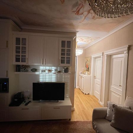 Deoni Apartment Luxury Тирана Екстер'єр фото