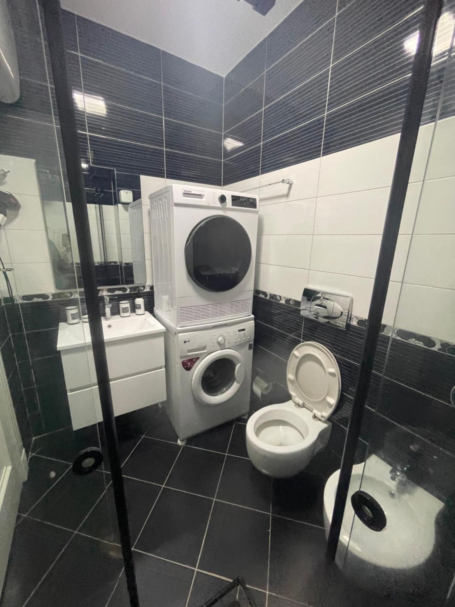 Deoni Apartment Luxury Тирана Екстер'єр фото